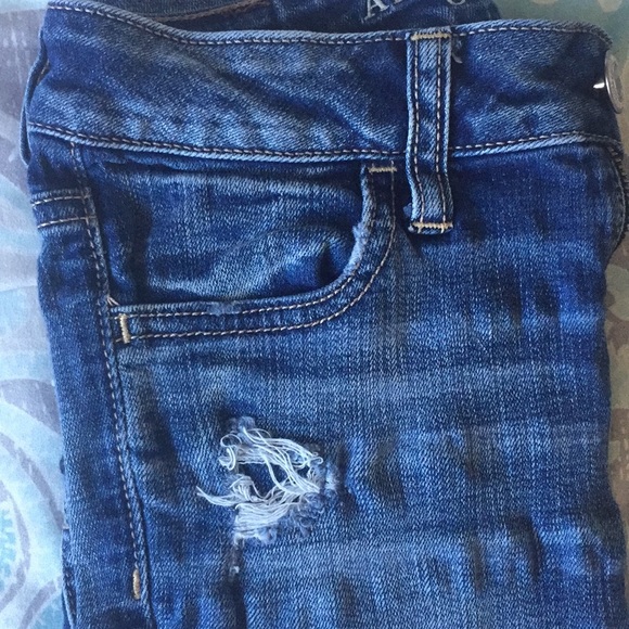 Ripped American Eagle Jeans - Picture 3 of 7